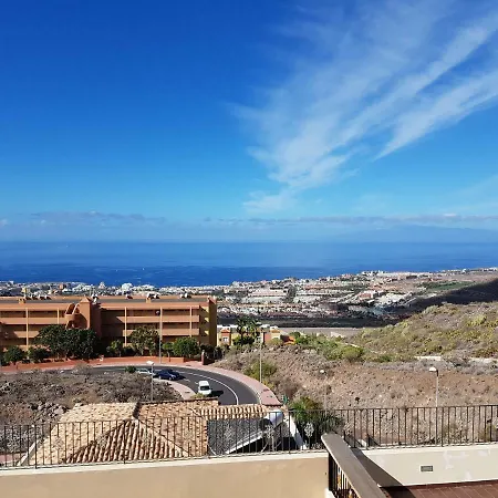 Roque Paraiso *